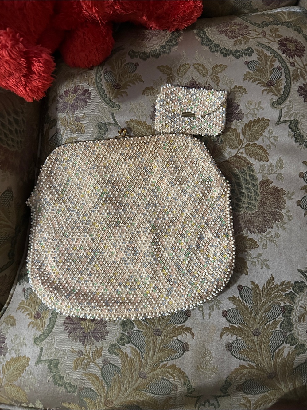 Pearlescent  vintage 60s Beaded Evening Bag in Cream